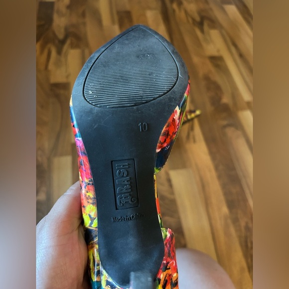 Brash Multicolor Floral Women's Heels - Picture 5 of 7